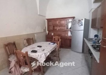 Cucina - Casa indipendente via Giacosa, 24, Cutrofiano - foto 8