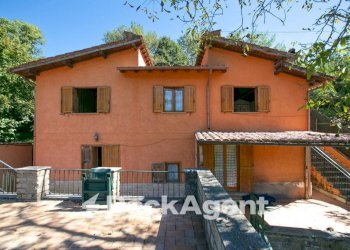 Facciata - Villa contrada Morano, Genazzano - foto 1