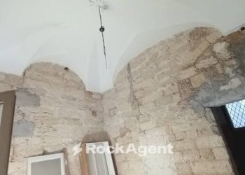 Stanza non arredata - Negozio via Cesare Battisti, 12, Carmiano - foto 5