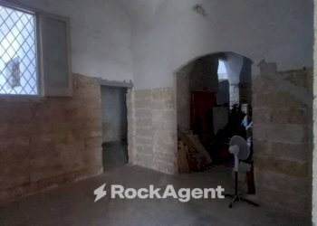 Cantina - Negozio via Cesare Battisti, 12, Carmiano - foto 7