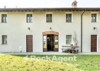 Facciata - Restaurant via Roma, 29, Villa Biscossi - photo 32