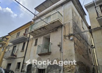 Facciata - Casa indipendente via Giacomo Leopardi, 36, Gioiosa Ionica - foto 1