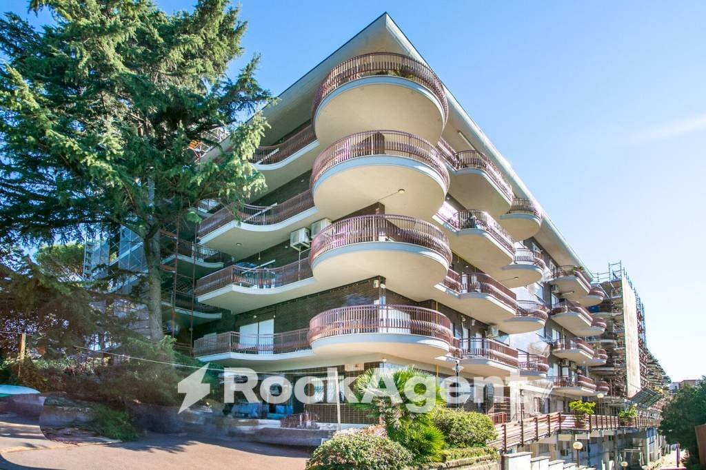 Facciata - Trilocale via di Torre Rossa, 35, Roma - foto 1