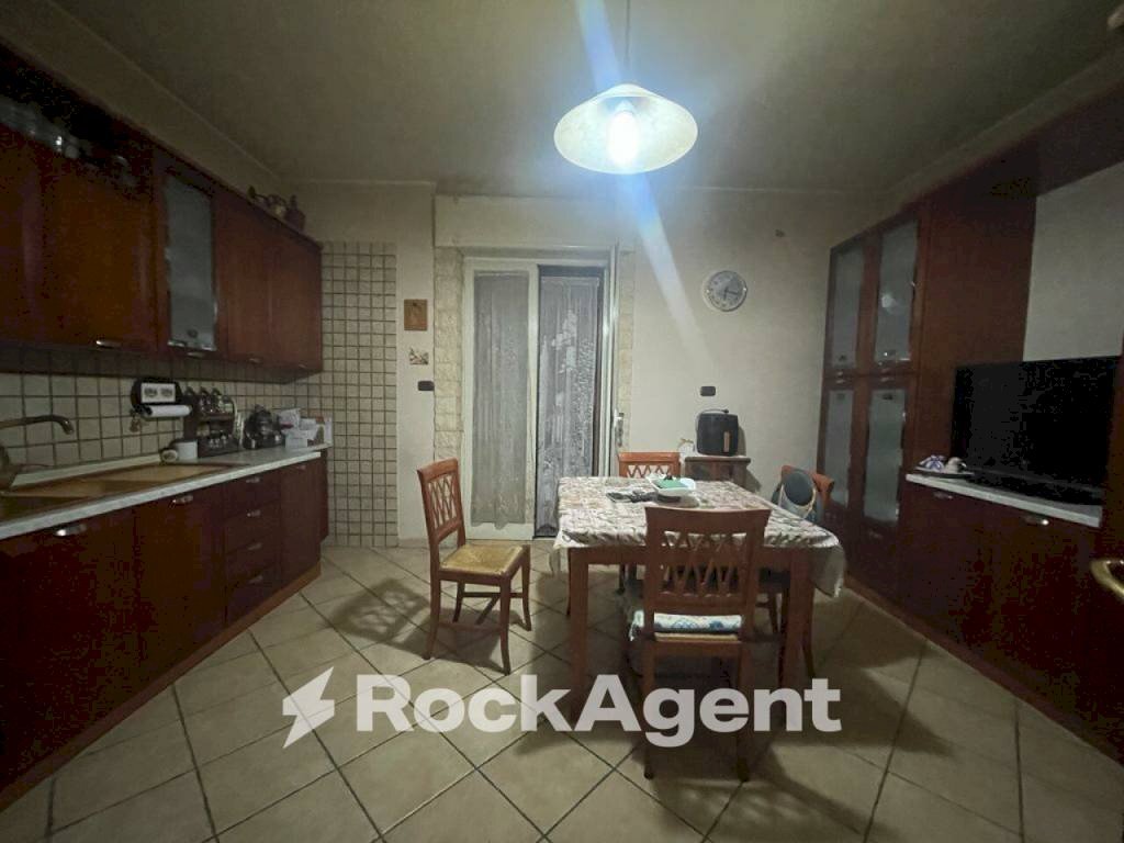 Cucina - Trilocale via Angelo Volpicelli, 34, Arzano - foto 3