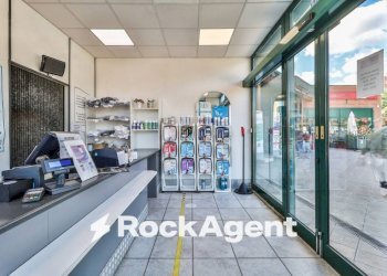 Interno non residenziale - Negozio via Amilcare Ponchielli, 23, Bologna (zona Savena) - foto 1