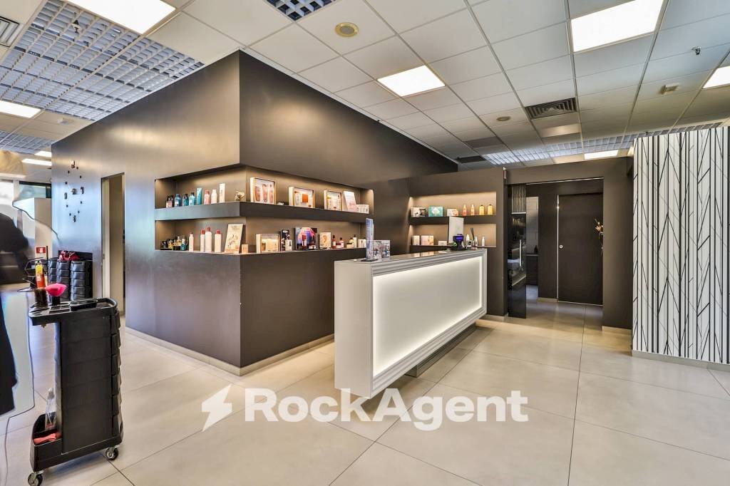 Interno non residenziale - Negozio via Amilcare Ponchielli, 23, Bologna (zona Savena) - foto 1