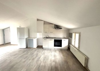 soggiorno con cucina a vista - Three-room apartment via San Ruffillo, San Lazzaro di Savena - photo 2