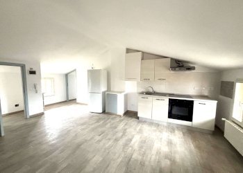 soggiorno con cucina a vista - Three-room apartment via San Ruffillo, San Lazzaro di Savena - photo 3