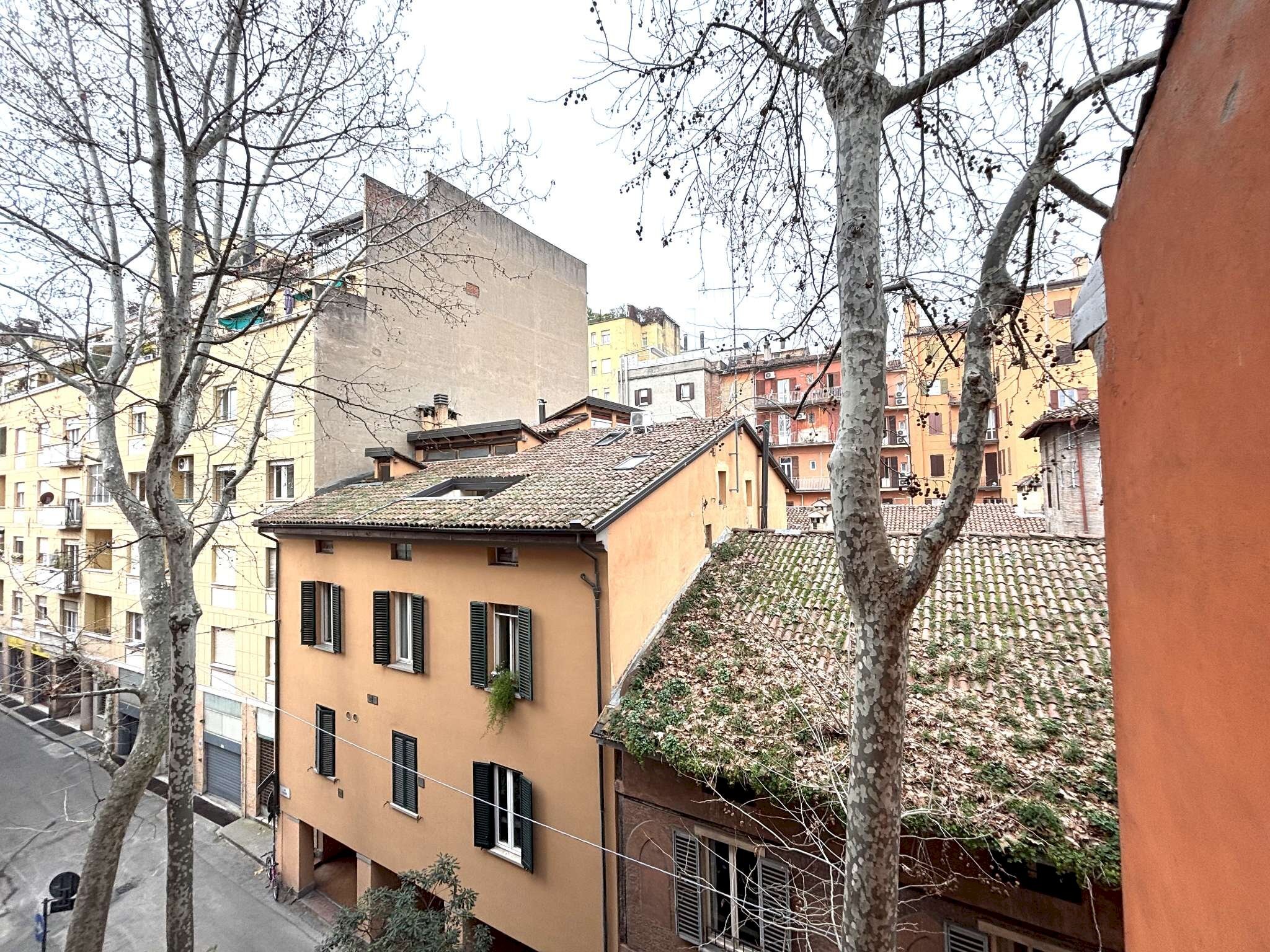 viste - Trilocale via Fontanina, Bologna (zona Centro Storico) - foto 2