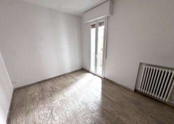 sala da pranzo con balcone - Trilocale via Fontanina, Bologna (zona Centro Storico) - foto 8