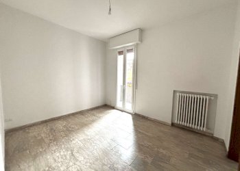 sala da pranzo con balcone - Trilocale via Fontanina, Bologna (zona Centro Storico) - foto 9