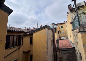 vista - Trilocale via Rialto, Bologna (zona Centro Storico) - foto 18