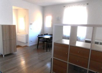 soggiorno - Bilocale via Cartoleria, Bologna (zona Centro Storico) - foto 3