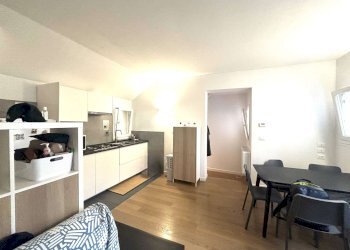 soggiorno - Bilocale via Cartoleria, Bologna (zona Centro Storico) - foto 9