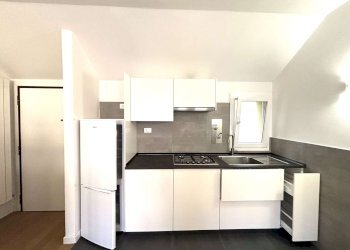 cucina a vista - Bilocale via Cartoleria, Bologna (zona Centro Storico) - foto 5