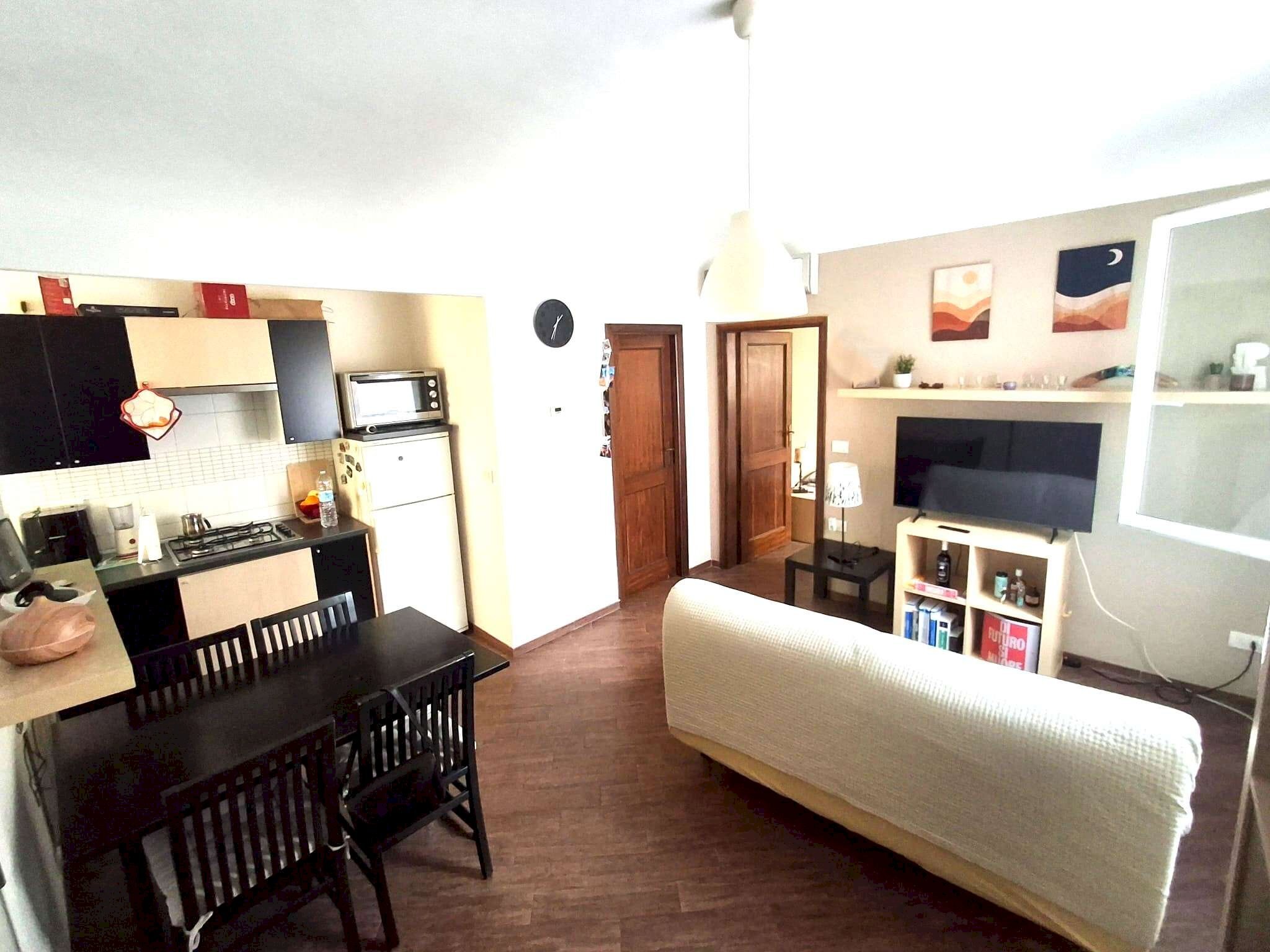 soggiorno - Bilocale via Cartoleria, Bologna (zona Centro Storico) - foto 2