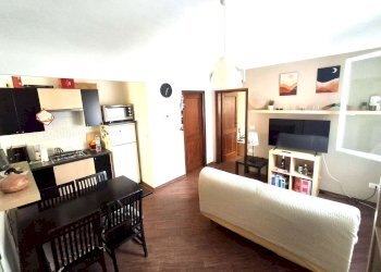 soggiorno - Bilocale via Cartoleria, Bologna (zona Centro Storico) - foto 2