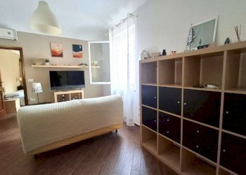 soggiorno - Bilocale via Cartoleria, Bologna (zona Centro Storico) - foto 4