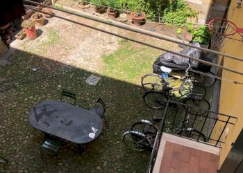 vista giardino - Bilocale via Cartoleria, Bologna (zona Centro Storico) - foto 13