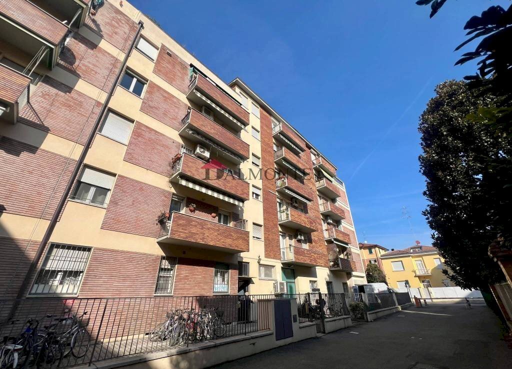 Facciata - Trilocale via Pasubio, Bologna (zona Saffi) - foto 1