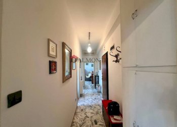 Corridoio - Three-room apartment via Pasubio, Bologna (neighborhood Saffi) - photo 8
