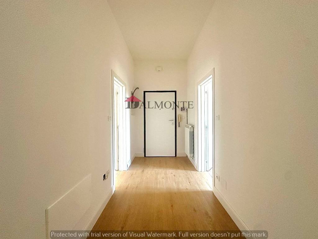 Corridoio - Appartamento via Giuseppe Crespi, Bologna (zona Bolognina) - foto 2