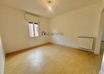 Camera da letto - Appartamento via Giuseppe Crespi, Bologna (zona Bolognina) - foto 16