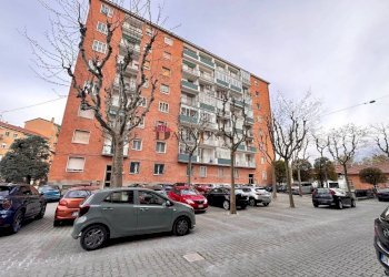Facciata - Four-room apartment via Cardinale Gil De Albornoz, Bologna (neighborhood Mazzini) - photo 1