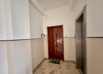 Interno palazzo - Four-room apartment via Cardinale Gil De Albornoz, Bologna (neighborhood Mazzini) - photo 6