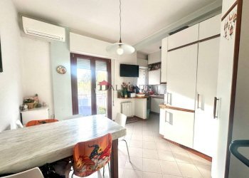 Cucina - Four-room apartment via Cardinale Gil De Albornoz, Bologna (neighborhood Mazzini) - photo 7