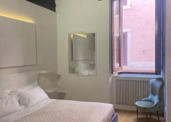 Camera da letto - Trilocale via dei Greci, Roma (zona Centro Storico) - foto 2