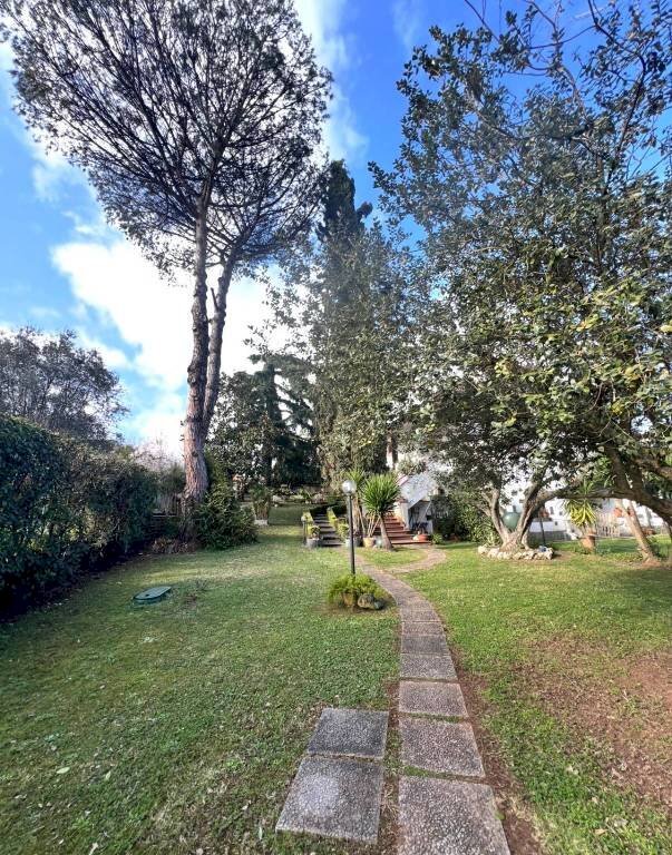 Giardino - Villa via del Fosso della Castelluccia, Roma - foto 3