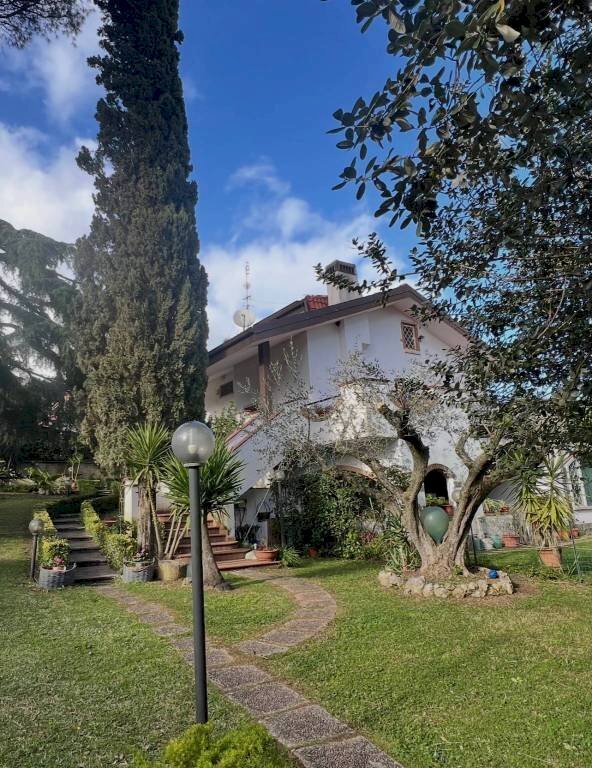 Giardino - Villa via del Fosso della Castelluccia, Roma - foto 2