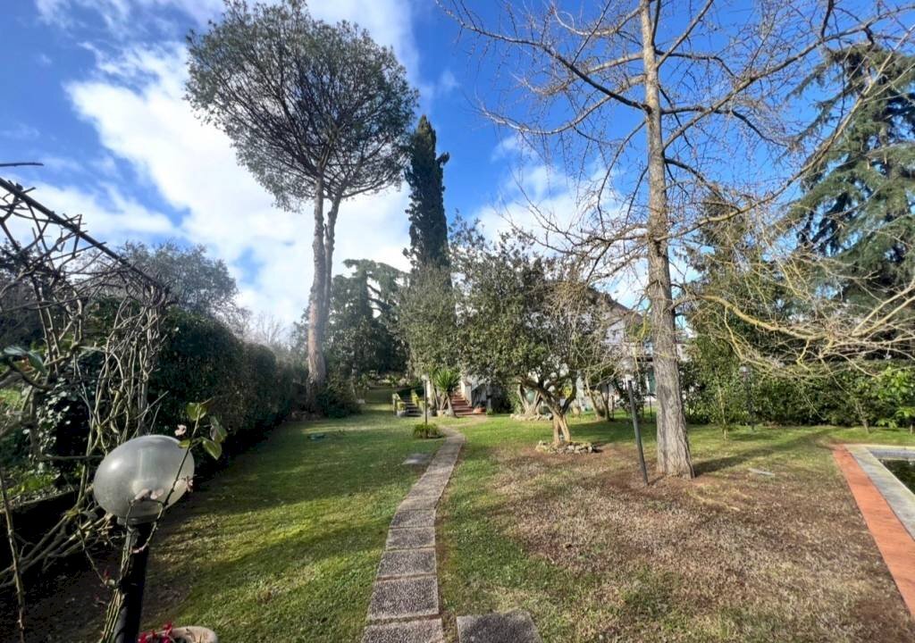 Giardino - Villa via del Fosso della Castelluccia, Roma - foto 3