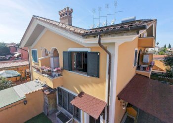 Facciata - Villa via Calvignano, hamlet Dragona, Roma - photo 39