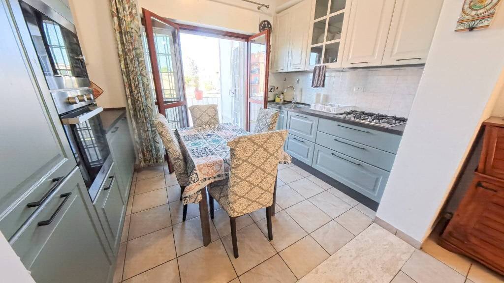 Cucina - Three-room apartment via Carlo Casini, hamlet Dragona, Roma - photo 2