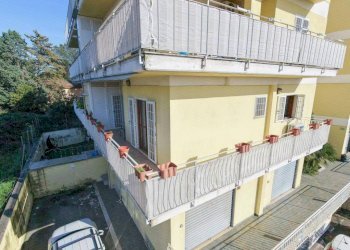 Facciata - Three-room apartment via Carlo Casini, hamlet Dragona, Roma - photo 29