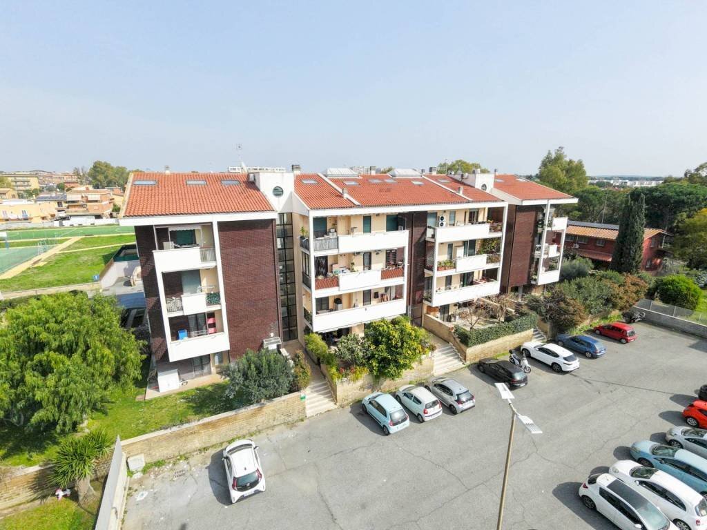 Facciata - Bilocale via Luigi Cochetti, Roma - foto 1