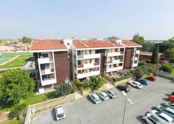 Facciata - Bilocale via Luigi Cochetti, Roma - foto 1