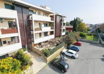 Facciata - Bilocale via Luigi Cochetti, Roma - foto 26