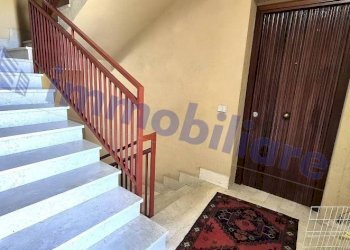 Interno palazzo - Appartamento via Giuseppe Pitrè, 6, Alcamo - foto 4