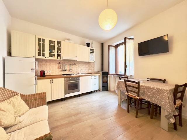 Foto 1 - Trilocale VIA ROSSERA
 
11, Moniga del Garda - foto 1