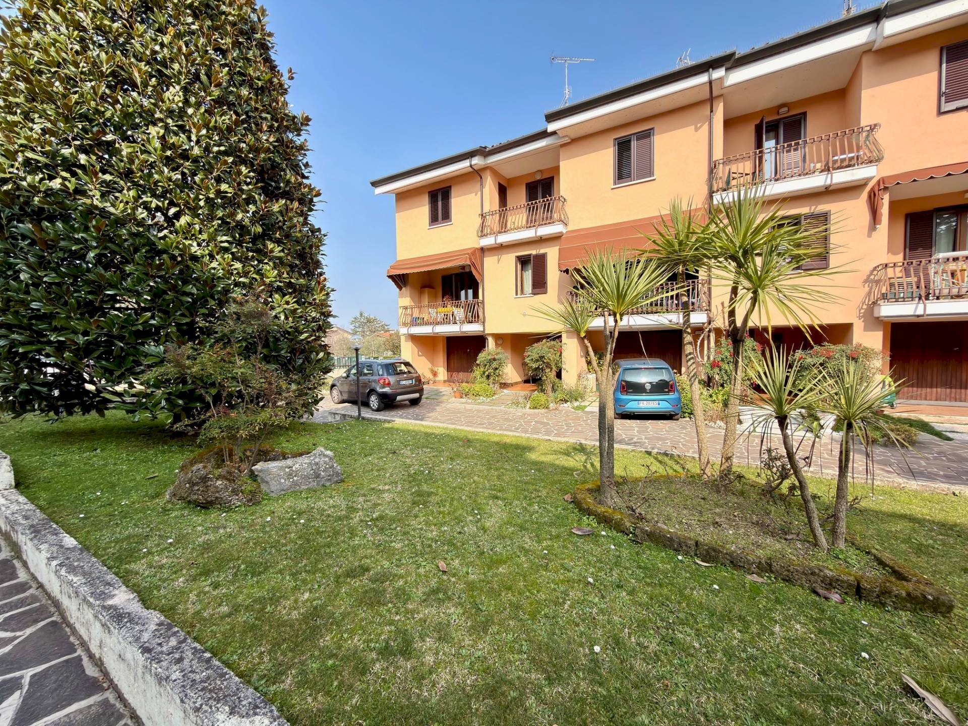 Foto 1 - Villa a Schiera Via Bogliaco
 
33, Desenzano del Garda - foto 1