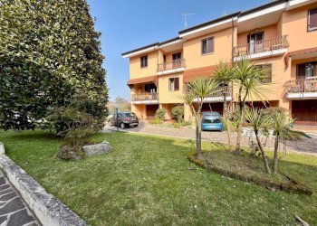 Foto 1 - Villa a Schiera Via Bogliaco
 
33, Desenzano del Garda - foto 1