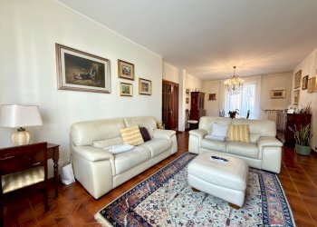 Foto 5 - Villa a Schiera Via Bogliaco
 
33, Desenzano del Garda - foto 5
