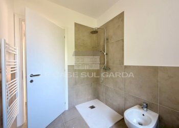 Foto 17 - Trilocale Via Frassino
 
18, Peschiera del Garda - foto 17