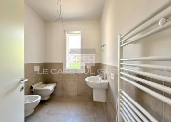 Foto 18 - Trilocale Via Frassino
 
18, Peschiera del Garda - foto 18