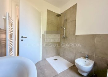 Foto 19 - Trilocale Via Frassino
 
18, Peschiera del Garda - foto 19