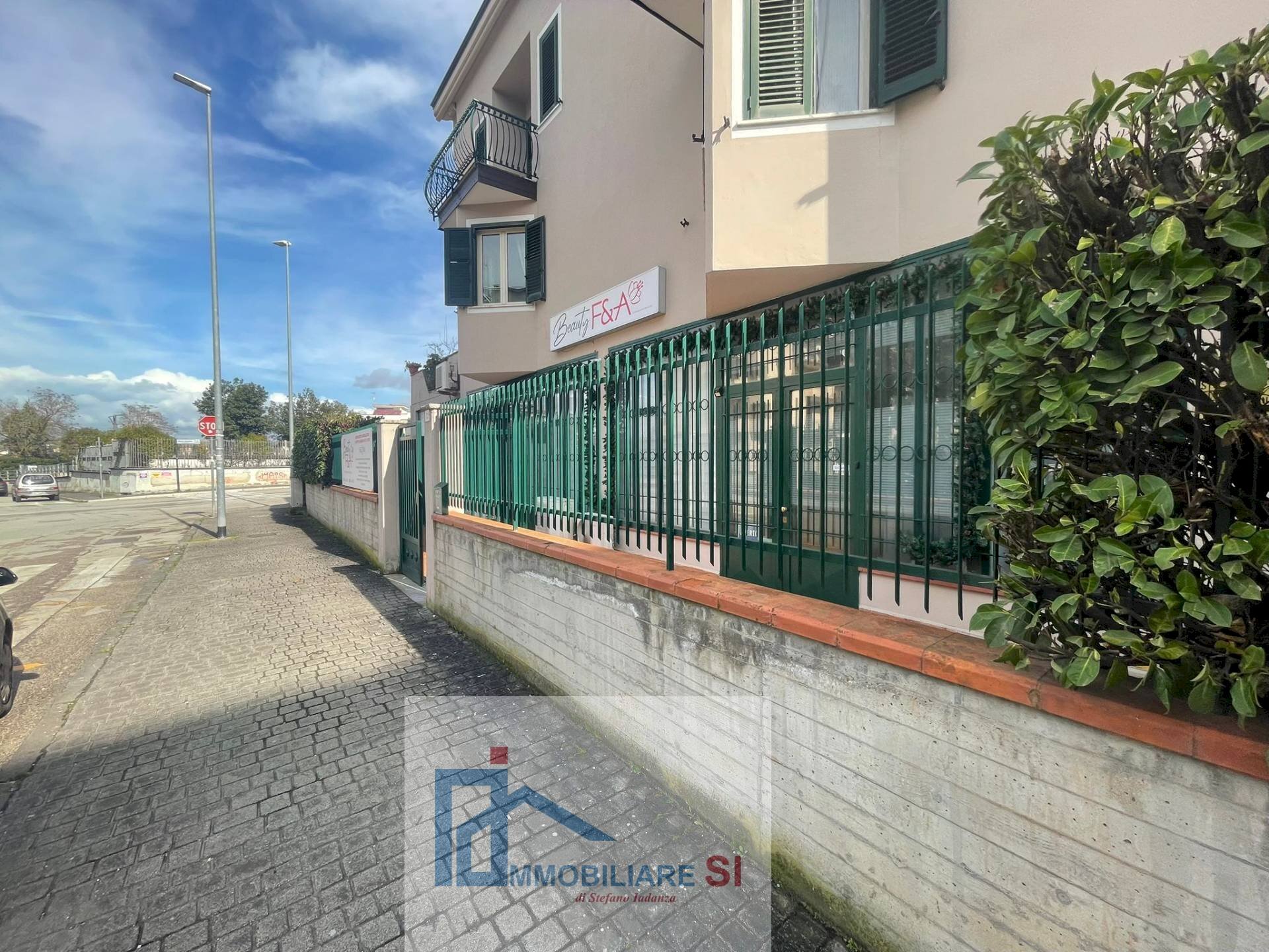 Foto 1 - Commercial Premises Zona Mellusi, Benevento - photo 1