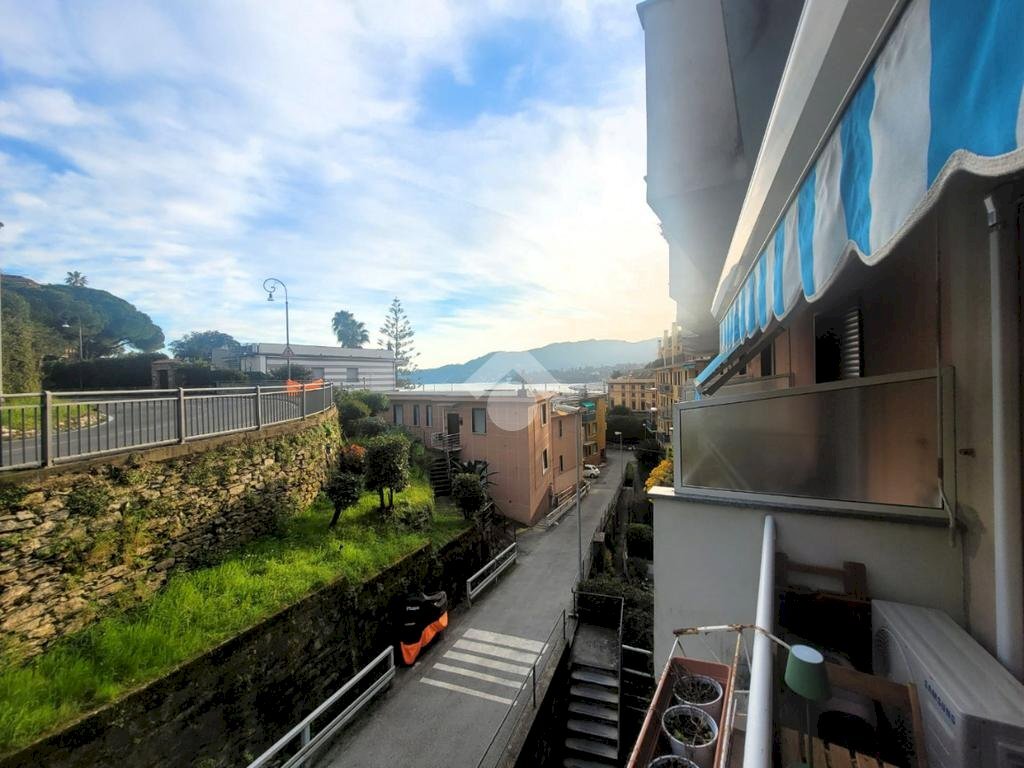 Three-room apartment Via dei Pini, Rapallo - photo 1